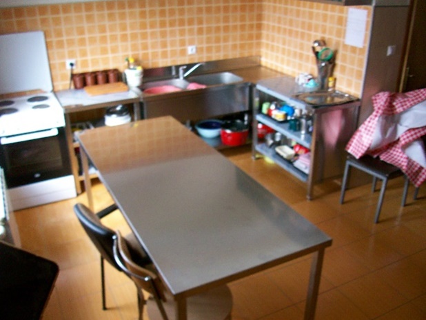 New inox table, elements, electric stoveTable for educatio